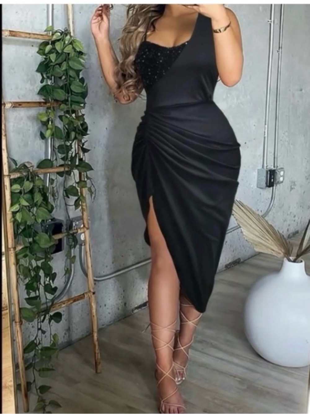 Women's Black Ruched Split-Front Bodycon Dress
